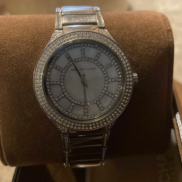 Michael Kors Kerri Silver Watch - Picture 2 of 4